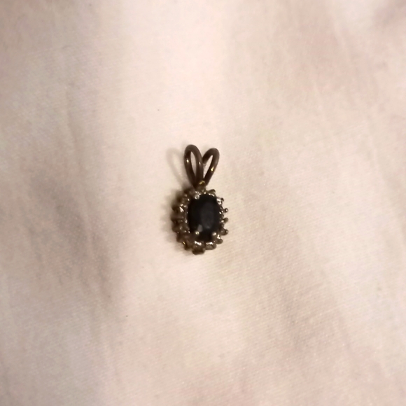 Woman's assorted Pendants - Picture 4 of 5